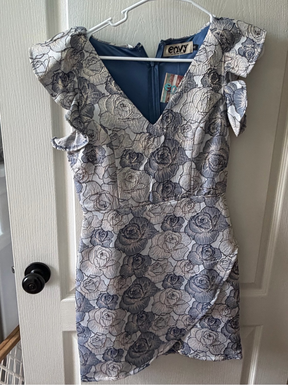 Envy Floral V-Neck Cap Sleeve Dress in Blue and White